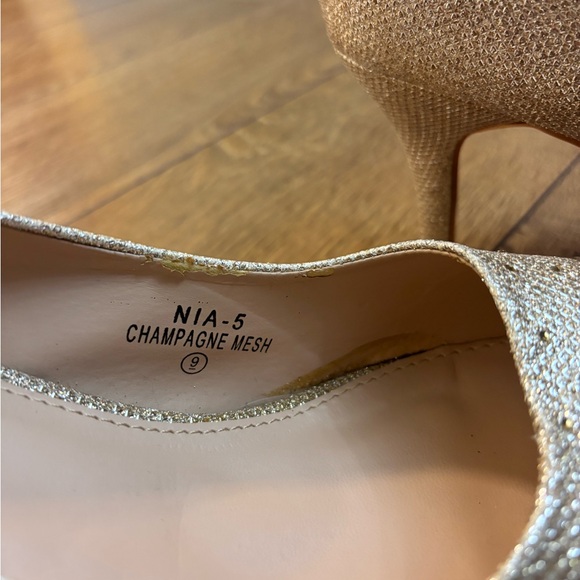 Gold Rhinestone low heel - Picture 3 of 6